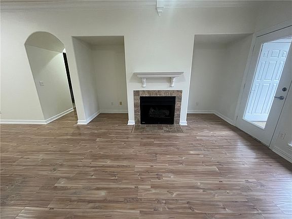 4th image of 2814 W Valley West Ct