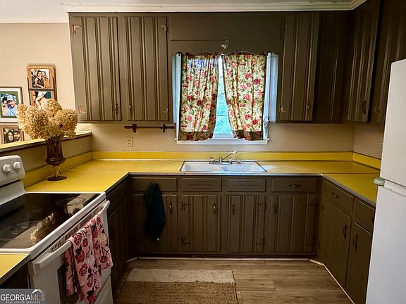 4th image of 2976 Woodhaven Cir