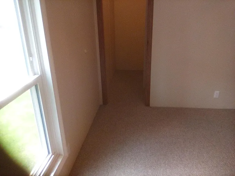 615 Lindsay St — Photo 10