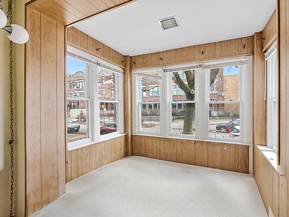 4th image of 3712 N Claremont Ave