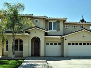 1098 N Perry Ave, Clovis, CA 93611