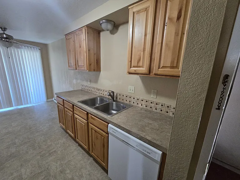 1715 Center Ave #15 — Photo 69