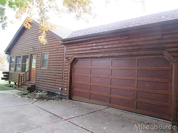 5th image of 18965 Eastwood Dr
