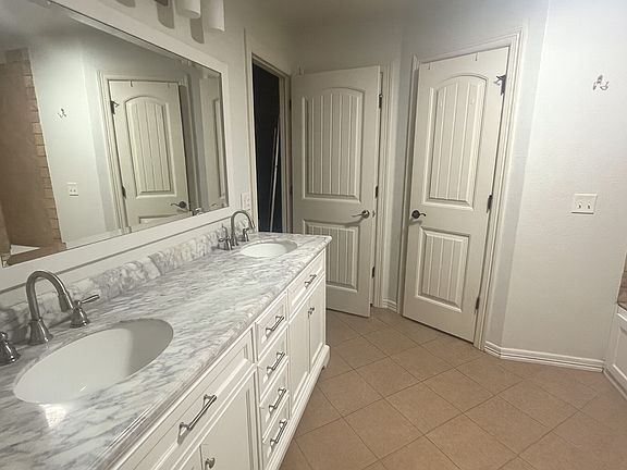 2nd image of 2405 S 11th Pl