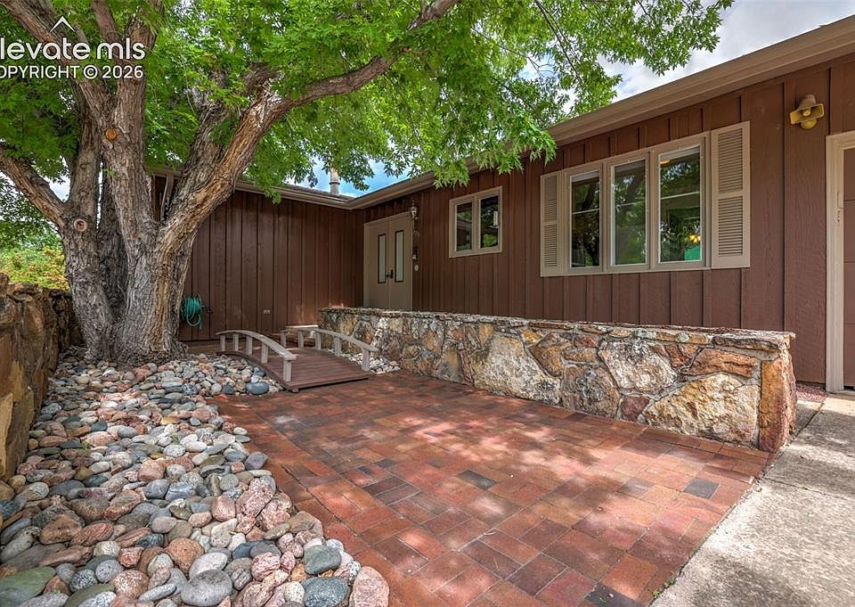 1st image of 223 Crystal Hills Blvd