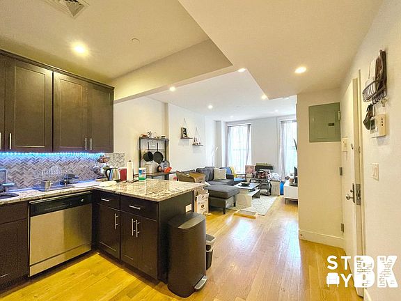 2nd image of 588 Franklin Ave #2F