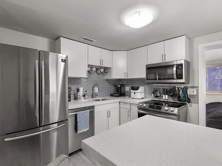 5651 Kelly Dr N — Photo 5