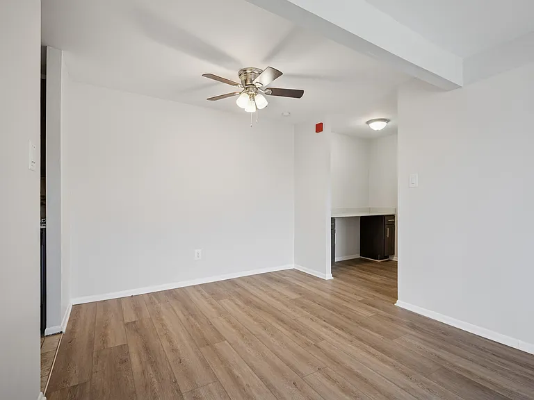 Joshua House — Photo 12
