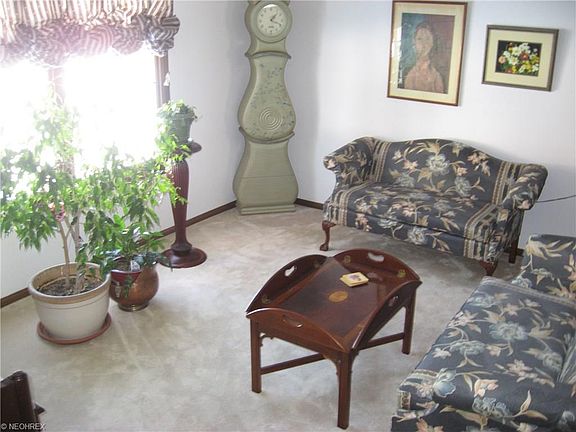 3rd image of 28820 Naylor Dr