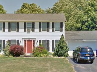 10 Maida Dr, Spencerport, NY 14559