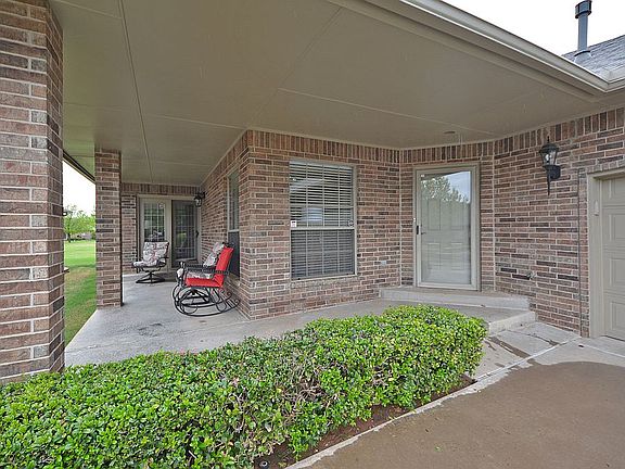 5th image of 15901 Sonoma Ct