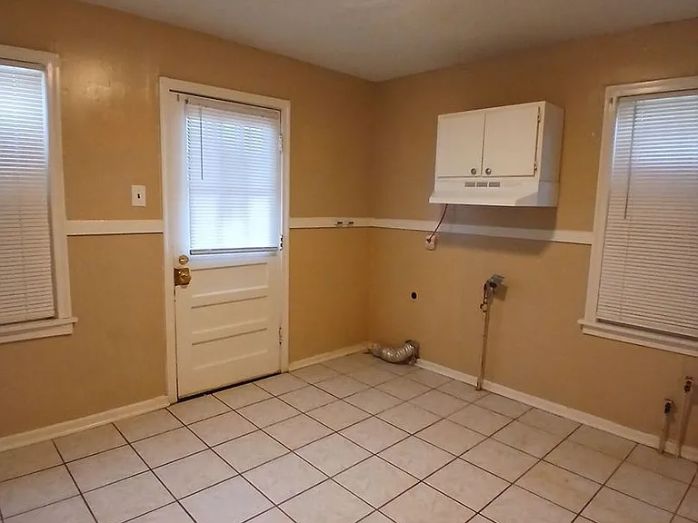 3043 Coleman Ave — Photo 4