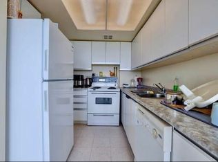 10 Markbrook Ln #2009-1, Toronto, ON M9V5E3