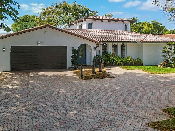 3rd image of 8724 NW 27th Street