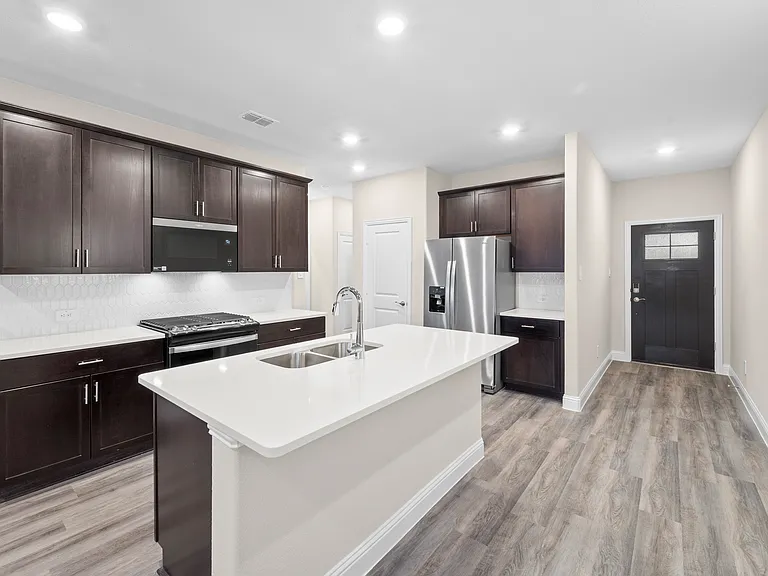 603 Hemingway Ln — Photo 7