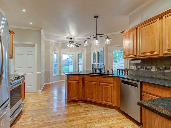 5th image of 2728 Nottingham Ct