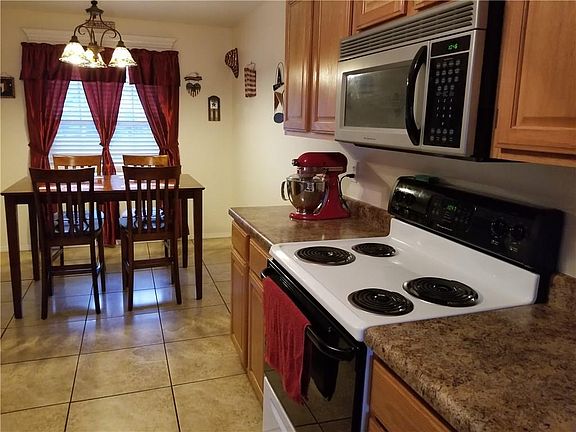 4th image of 12657 Oak Knoll Cir