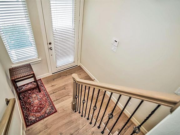 4th image of 114 Knights Bridge Park Ln