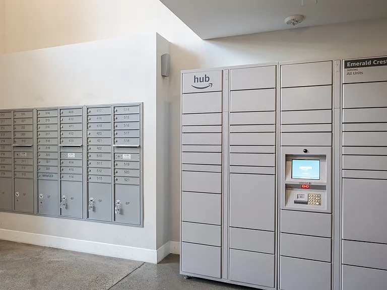 Emerald Crest Apartments — Photo 14