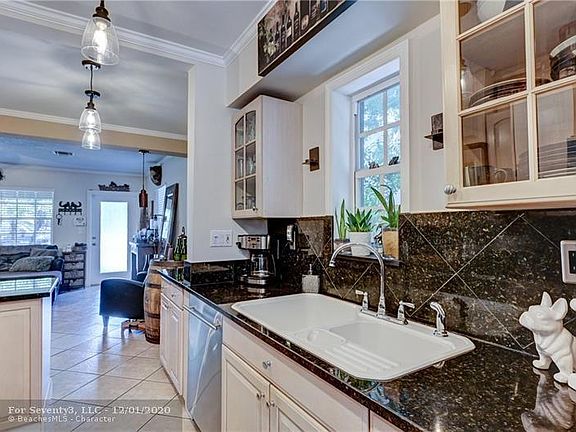 5th image of 1616 NW 5th Ave