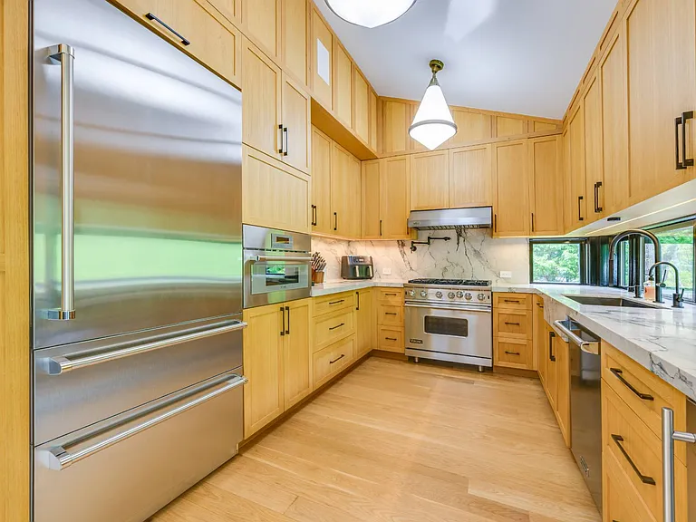 18 Knoll Rd — Photo 11