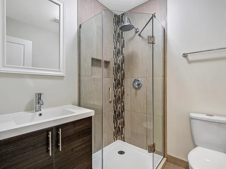 149 Henderson Ave — Photo 14