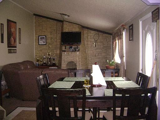 3rd image of 1212 Grant Dr