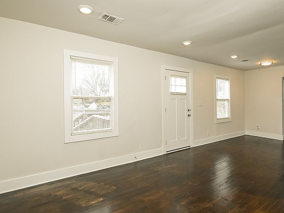 4th image of 3675 Crestwood Pkwy #B