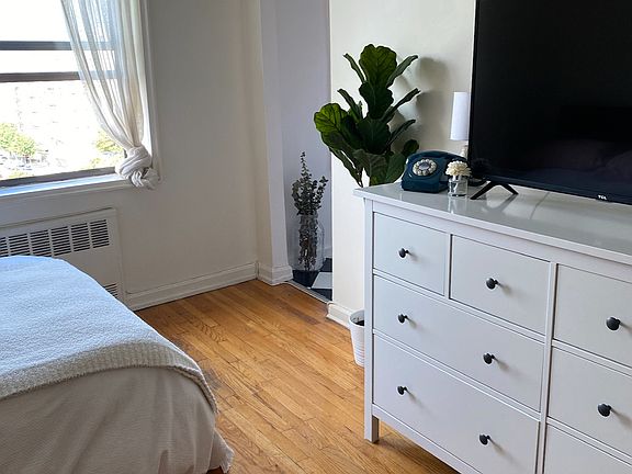 3rd image of 35 Eastern Pkwy APT 3J