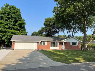 2428 Willow Ln, Cedar Falls, IA, 50613