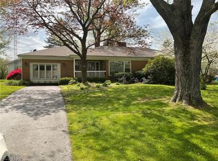 1304 Homestead Dr, East Liverpool, OH 43920