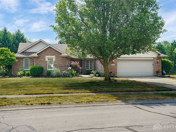 3rd image of 166 Warner Dr