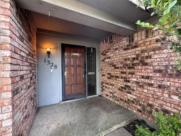 1328 Timbercreek Rd, Benbrook, TX 76126