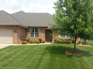 4530 S Meadowlark Dr, Springfield, MO 65810