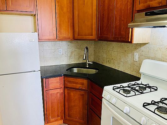 4th image of 514 Greene Ave APT 1A
