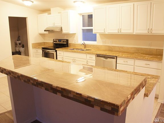 4th image of 11136 Winlock Ct SE