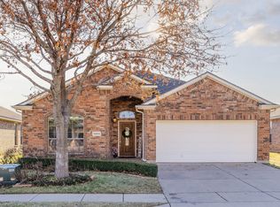 10869 Hawks Landing Rd, Fort Worth, TX 76115