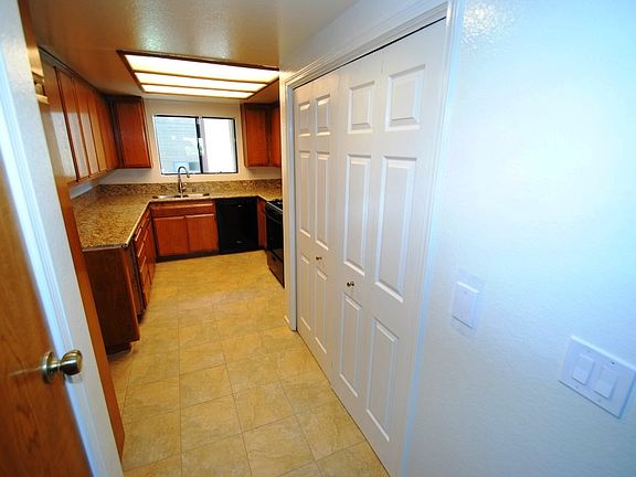 4th image of 2501 Temple Ave Unit 215