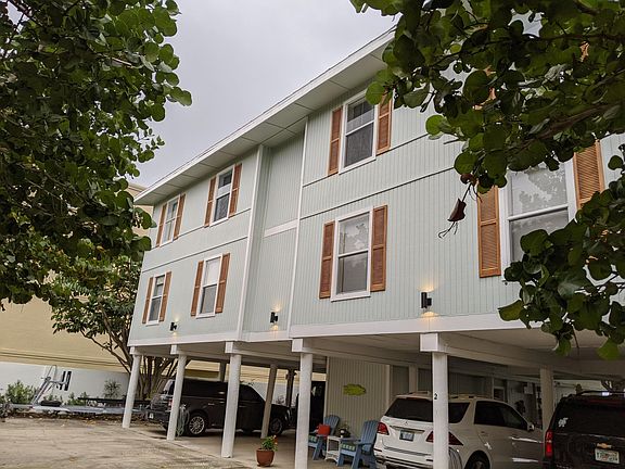 3rd image of 318 8th Ave N #2