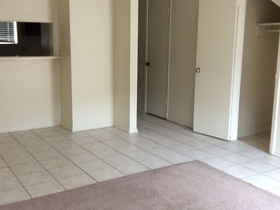 4th image of 1714 Boulevard De Province APT C
