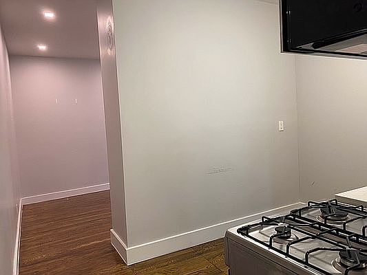 4th image of 126 E 103rd St #9A