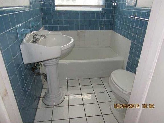5th image of 1111 NW 184th Dr