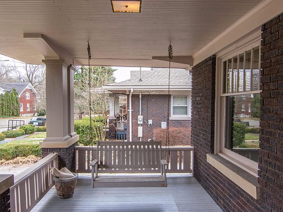 4th image of 121 Lincoln Ave