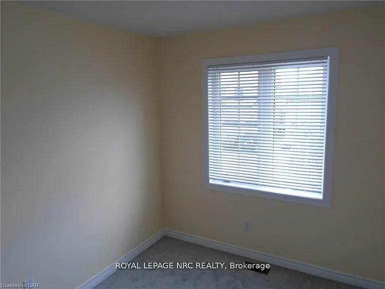 37 Sparkle Dr — Photo 9