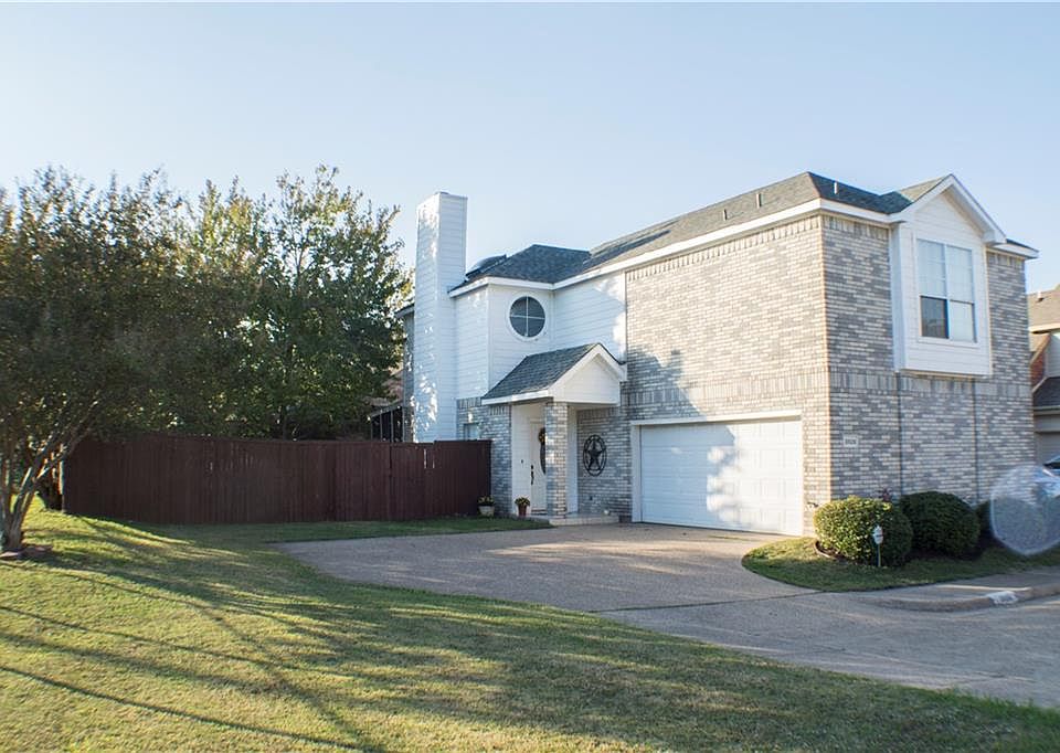 1st image of 3826 Brandon Park Dr
