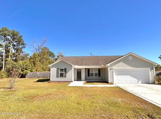 601 Denim Dr, Richlands, NC 28574