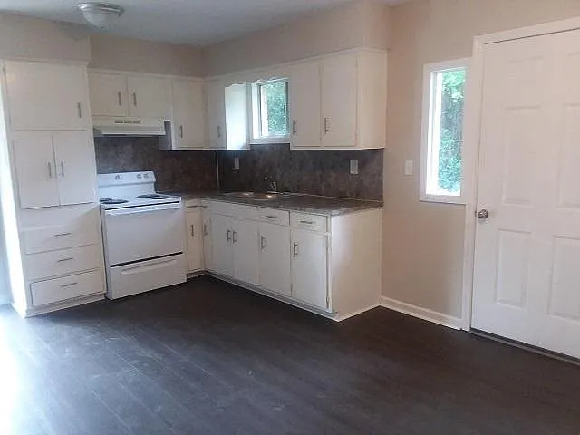 5071 Biscayne Dr — Photo 4