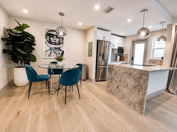 5th image of 626 Meridian Ave APT 1