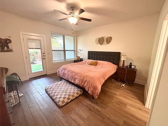 2nd image of 608 Parkline Dr
