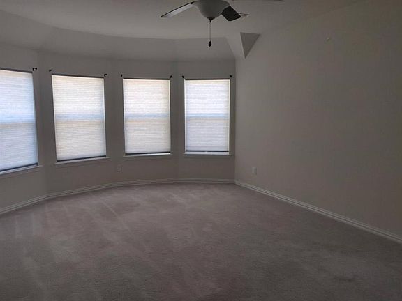 4th image of 2301 Whitney Ln